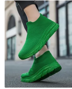 Zapatillas tipo calcetín verde vibrante para hombre con suela suave de plataforma