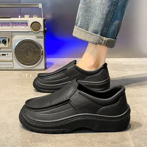 Zwarte waterdichte antislip heren chef werkschoenen met comfortabel instapmodel