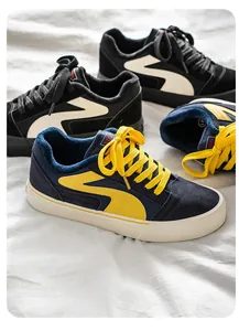 Gedetailleerd overzicht van winters gevoerde canvas sneakers met zachte zolen