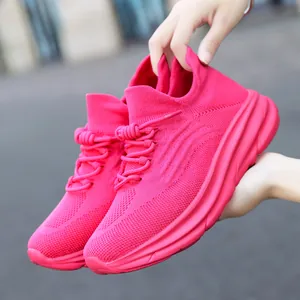 Opvallende roze gebreide hardloopschoenen met dikke zolen voor heren sport en vrijetijd
