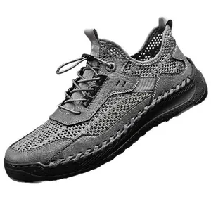 Ademende grijze mesh outdoorsneakers voor heren met een trendy opengewerkt design