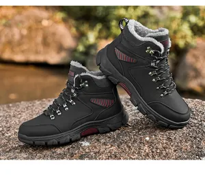 Bottes de randonnée hiver pour hommes en noir avec doublure polaire et semelle.