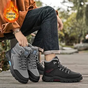 Bottes de randonnée d'hiver imperméables pour hommes avec doublure polaire chaude.