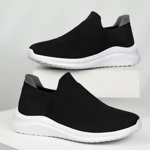 Heren Slip-On Sneakers Ademend Gaas Hardloopschoenen Zomer Casual Lichtgewicht Anti-Slip Instappers Katoen Flyknit Schoenen