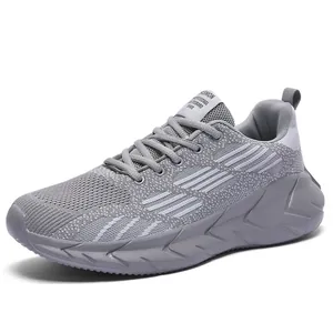 Sneaker da corsa in mesh grigio leggero da uomo con suola strutturata alla moda trendy