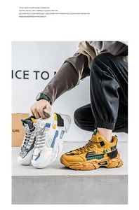 Trendige, klobige High-Top-Sneaker für Herren in drei stilvollen Farbkombinationen.