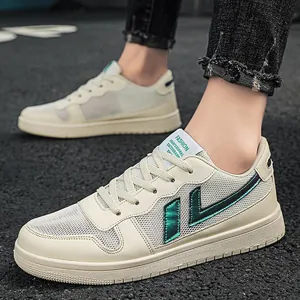 Sneaker bianche casual da uomo con pannelli in rete e accenti beige per ogni giorno