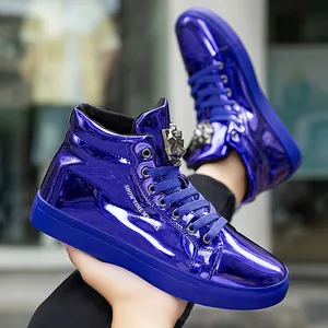 Blaue metallische Lackleder High-Top-Sneaker für Herren mit dekorativem Löwenkopf-Detail