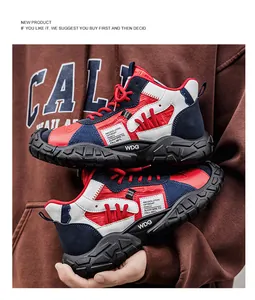 Vista detallada de zapatillas deportivas altas rojas y azules con suelas resistentes.