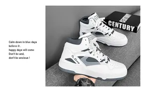 Dettaglio di sneaker bianche alte con inserti in mesh grigio e marchio.