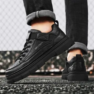 Black anti-slip waterproof leather kitchen work shoes for men in low-top Martin style