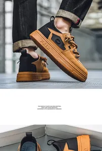 Primer plano de zapatillas de ante marrón claro estilo workwear con detalles negros