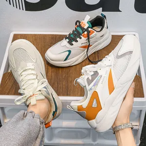 Sneakers basse da uomo in mesh traspirante bianco e arancione per corsa all'aperto casual