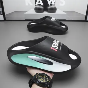 Bequeme schwarze EVA-Sport-Sandalen für Herren mit stylischen Akzenten