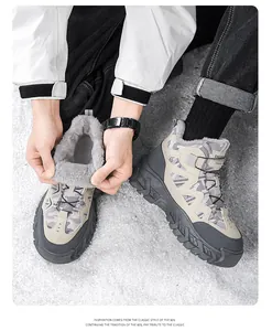 Detalle de botas de montaña de invierno para hombre con forro polar y cierre de hebilla.
