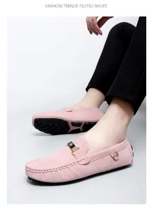 Mocassins en daim rose pour hommes avec boucle insecte, vue détail chaussures
