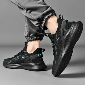 Αναπνεύσιμα ανδρικά αθλητικά παπούτσια flyknit με ελαφριά σόλα σε μαύρο χρώμα