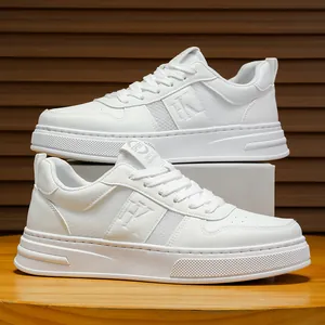 Baskets de sport classiques en maille basse blanches pour hommes au design rétro