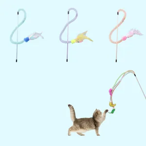 Set di bacchette interattive per gatti con tubi in rete elastica e piume colorate