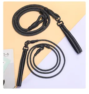 Detail of reflective integrated P-rope dog leash with durable rotating lock and padded handle