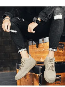 Scarpe alte casual color kaki da uomo caratterizzate da uno stile street urban alla moda