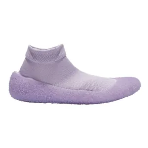 Minimalistische ultraleichte lila Strick-Yogasocken-Schuhe mit strukturierter Gummisohle