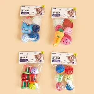 Set di Giochi per Gatti Domestici Interattivi Topi di Peluche con Erba Gatta Palla Colorata con Campanello Assortimento di Giochi per Gattini per Alleviare la Noia