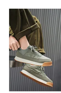 Baskets rétro vert olive pour hommes, respirantes, à semelle épaisse et lacets