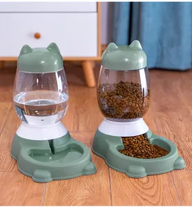 Vue détaillée de l'ensemble distributeur d'eau et de nourriture automatique de 2,5L pour animaux