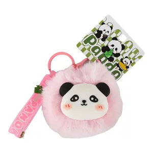 Lindo llavero de panda de peluche rosa con pompón de piel y correa de silicona
