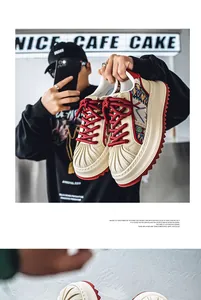 Zapatillas de plataforma para hombre con punta de concha, patrón étnico y cordones rojos
