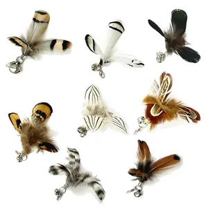 Vielfältige Feder-Ersatzteile für Katzenspielzeug mit Glöckchen und Clips für interaktive Angeln.