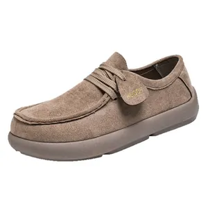 Mocasines de ante transpirable para hombre en color topo, zapatos casuales elegantes.