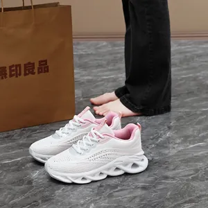 Γυναικεία Μοντέρνα Sneakers Αναπνεύσιμα Παπούτσια Τρεξίματος Flyknit Mesh Κυματιστή Σόλα με Μαξιλάρι Αέρα Casual Αθλητικά Παπούτσια Περπατήματος Καλοκαιρινά Μεγάλα Μεγέθη