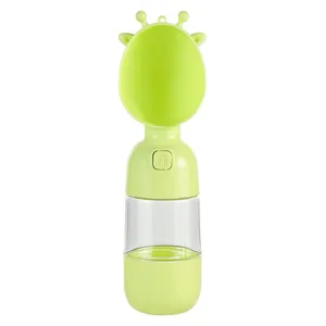Gourde portable vert clair pour chien avec design girafe pour voyages et randonnées.