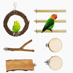 Dettagli del set di giochi per uccelli con posatoi in legno naturale e altalena