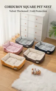 Morbide e accoglienti cucce quadrate in velluto a coste per cani e gatti in diversi colori
