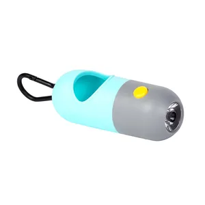 Detailansicht des tragbaren LED-Kotbeutelspenders für Haustiere mit Taschenlampe und Haken