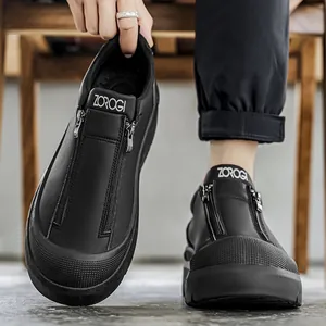 Elegantes zapatillas negras de cuero de microfibra para hombre con cremallera doble.