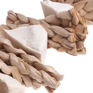 Jouet à mâcher naturel pour perroquet avec fibres de maïs tressées et os de seiche