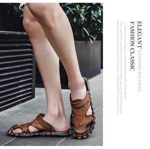 Stilvolle braune Outdoor-Sandalen aus Leder für Herren, die als Hausschuhe dienen.