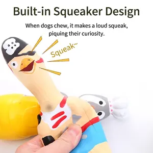 Lustiges Latex-Quietschhuhn-Spielzeug im Piraten-Design für Hunde