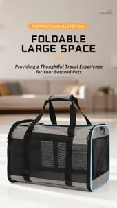 Sac de voyage pliable et respirant pour chiens et chats dans un intérieur chaleureux
