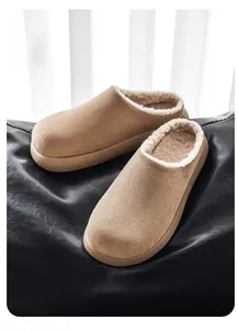 Pantofole a zoccolo da uomo con fodera in peluche per l'inverno, in finto camoscio cammello.