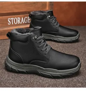 Professionelle hohe Winterstiefel mit warmem Fleecefutter und Leder-Außenseite