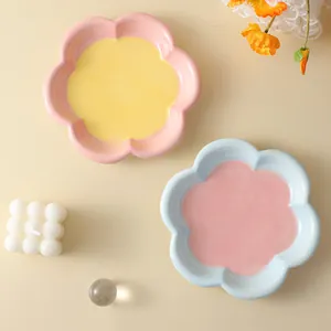 Beautiful hand-painted flower shaped ceramic cat bowl for pet food and water dish set
