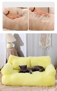 Dettaglio di un divano in peluche per animali con materiale morbido a rimbalzo rapido e accogliente.
