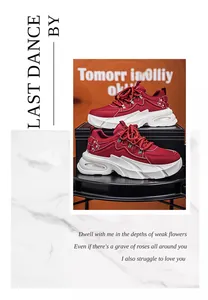 Μοντέρνα κόκκινα και λευκά ανδρικά chunky sneakers με χοντρή σόλα πλατφόρμας και αέρα.