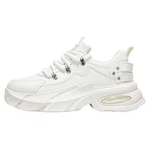 Λευκά επώνυμα chunky dad sneakers για άνδρες με χοντρή σόλα και διαπνέον πλέγμα