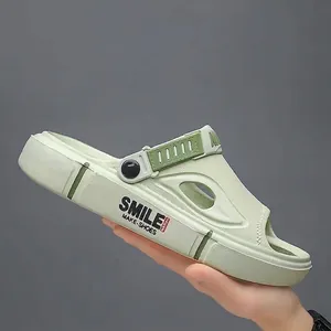 Sandali con zeppa da uomo con suola antiscivolo da 5,0 cm per spiaggia ed estate.